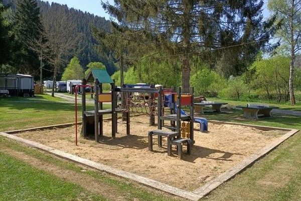 Aire de jeux au camping international Ouren