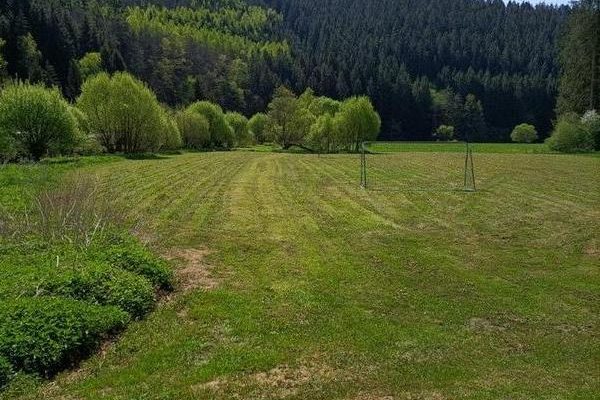 Terrain de jeux au camping international Ouren